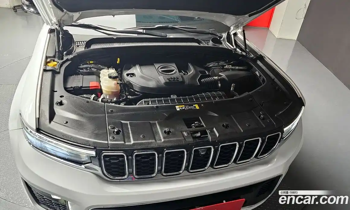 Jeep Cherokee 2023 3.6 Автомат в Москве № 169485, фото 6