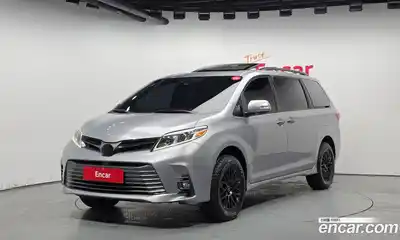 Toyota Sienna 2018 3.5 Автомат в Москве № 170235, миниатюра 2