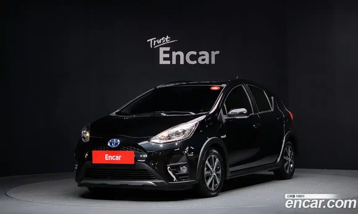 Toyota Prius 2020 1.5 Автомат в Москве № 170298, фото 17