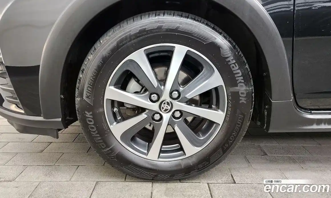 Toyota Prius 2020 1.5 Автомат в Москве № 170298, фото 19