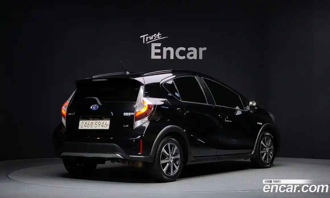 Toyota Prius 2020 1.5 Автомат в Москве № 170298, фото 10