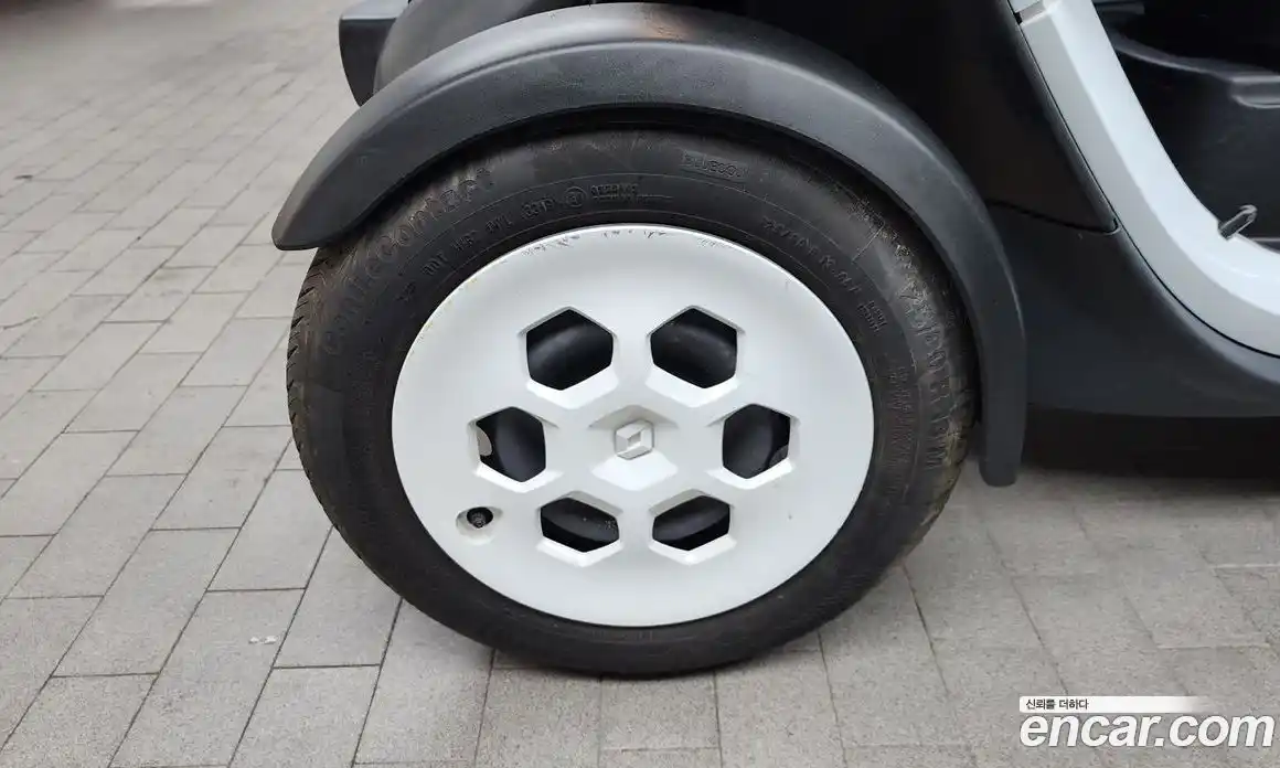 Renault Twizy 2020 0.1 Автомат в Москве № 176385, фото 18