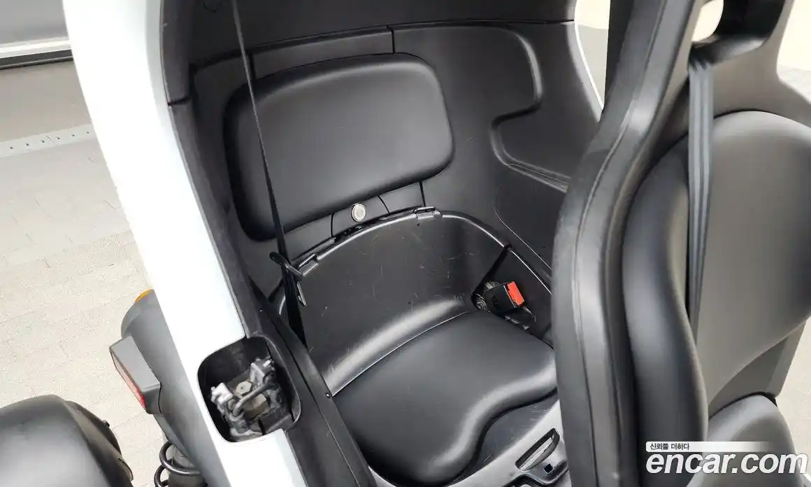 Renault Twizy 2020 0.1 Автомат в Москве № 176385, фото 9