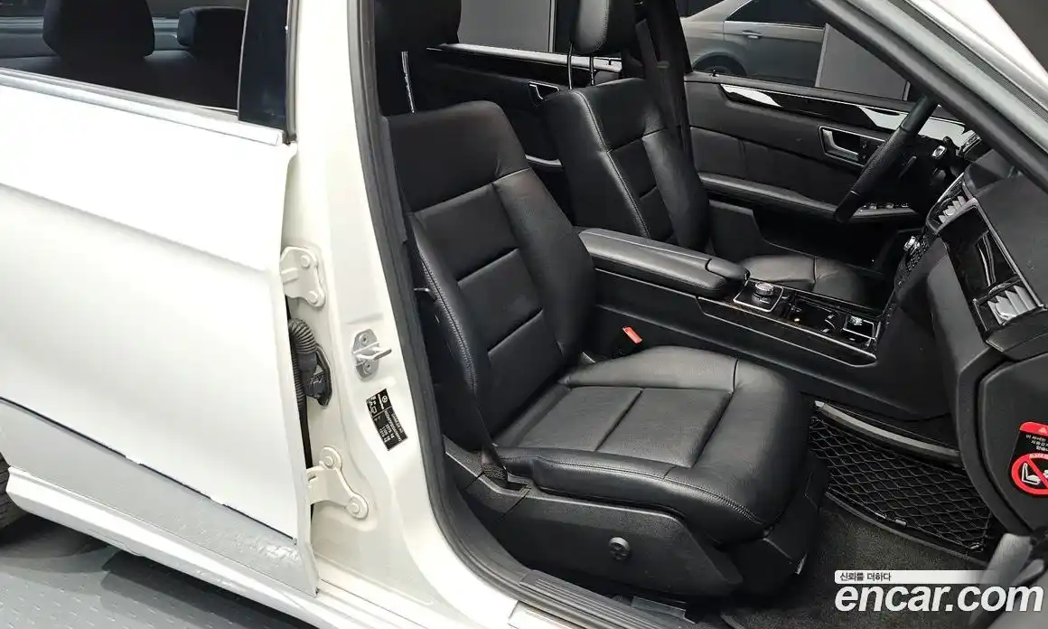 Mercedes-Benz E-Class 2013 3.5 Автомат в Москве № 180257, фото 10