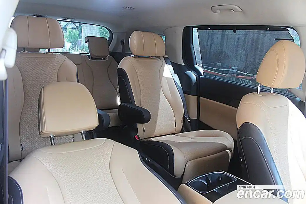 Kia Canival 2023 3.5 Автомат в Москве № 18421, фото 15