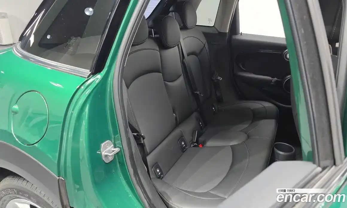 Mini Cooper 2020 1.5 Автомат в Москве № 190950, фото 12