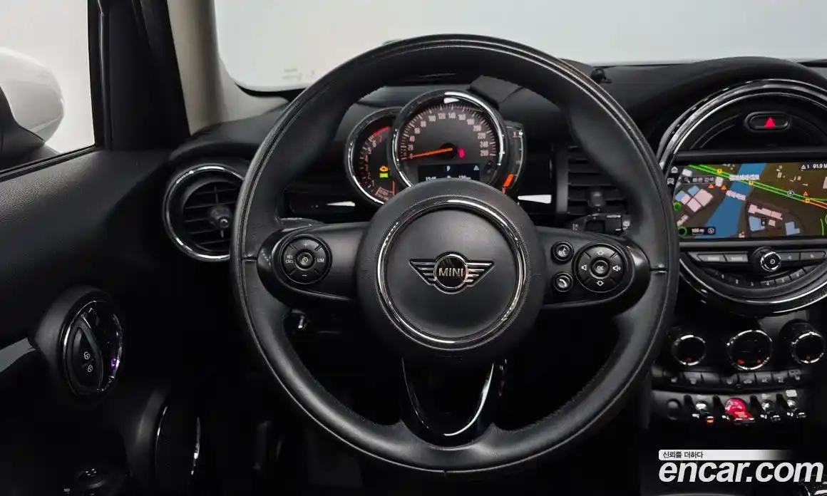 Mini Cooper 2020 1.5 Автомат в Москве № 190950, фото 13