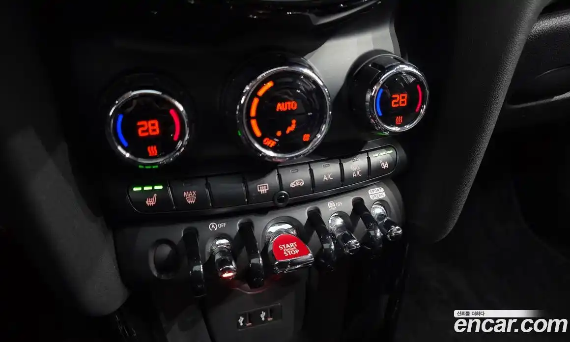 Mini Cooper 2020 1.5 Автомат в Москве № 190950, фото 16