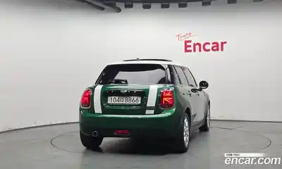 Mini Cooper 2020 1.5 Автомат в Москве № 190950, миниатюра 4