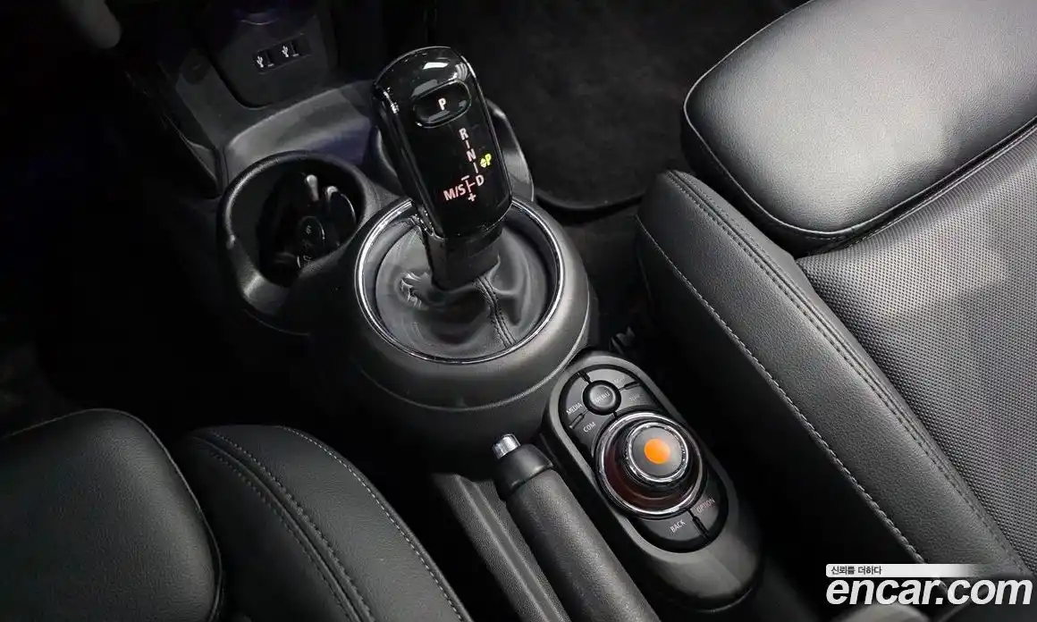 Mini Cooper 2020 1.5 Автомат в Москве № 190950, фото 9