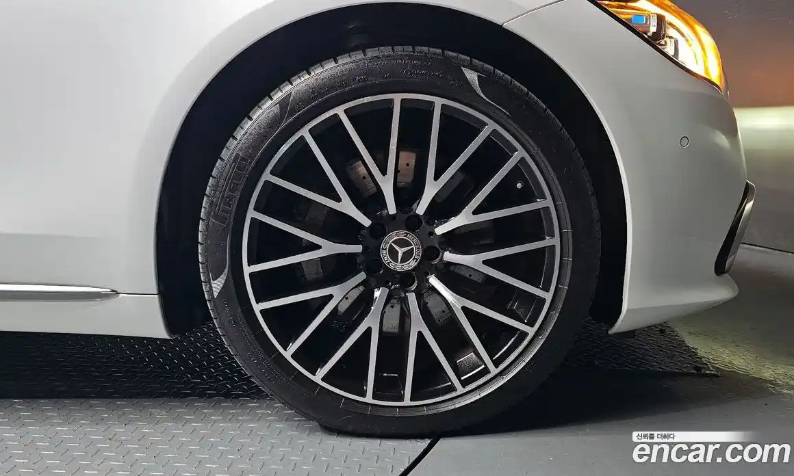 Mercedes-Benz S-Class 2024 4.0 Автомат в Москве № 193911, фото 3