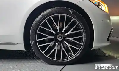 Mercedes-Benz S-Class 2024 4.0 Автомат в Москве № 193911, миниатюра 3