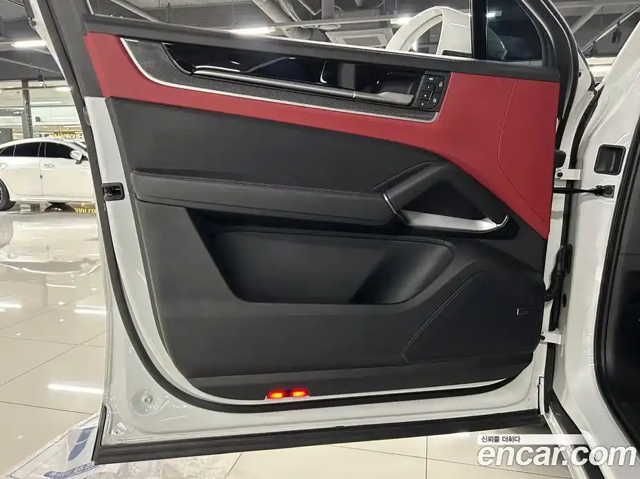 Porsche Cayenne 2024 3.0 Автомат в Москве № 197857, фото 11