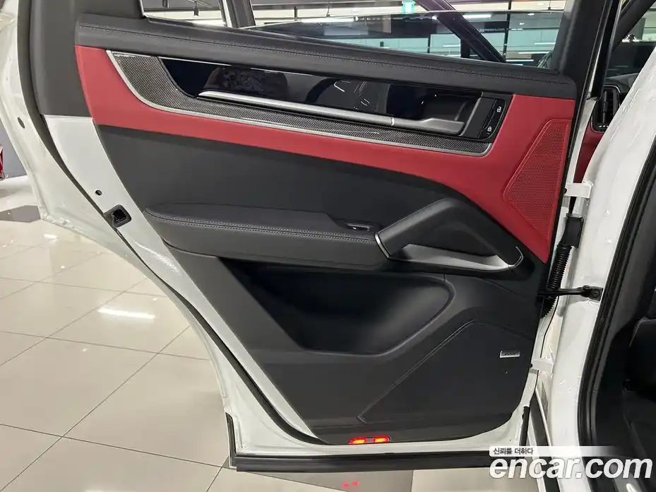 Porsche Cayenne 2024 3.0 Автомат в Москве № 197857, фото 18