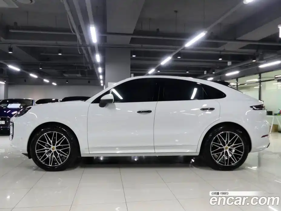 Porsche Cayenne 2024 3.0 Автомат в Москве № 197857, фото 3