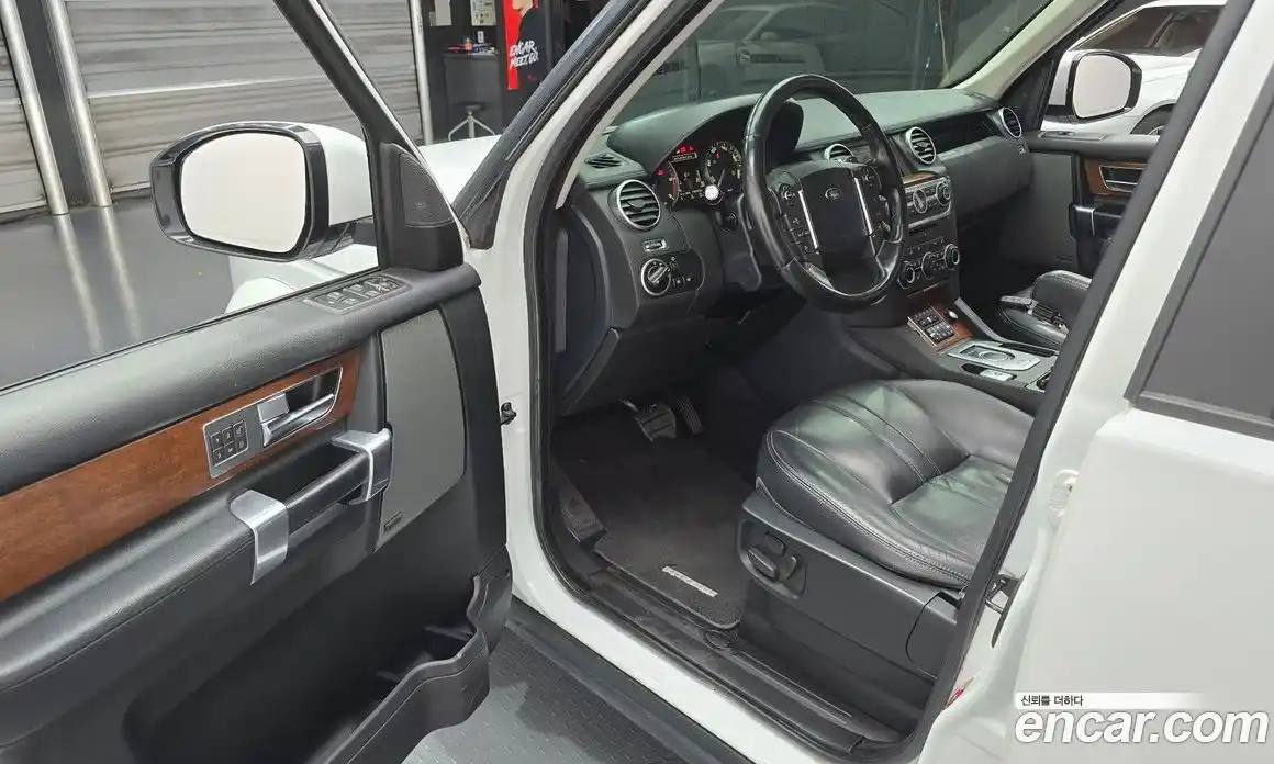 Land Rover Discovery 2016 3.0 Автомат в Москве № 198281, фото 13