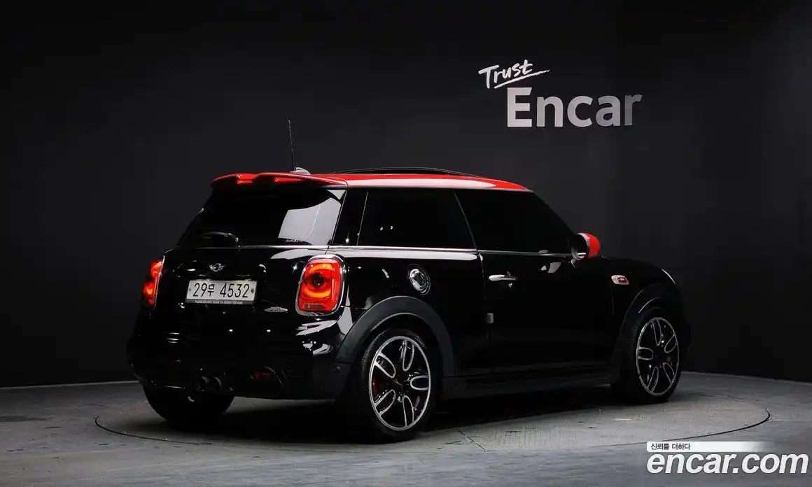 Mini Cooper 2017 2.0 Автомат в Москве № 198428, фото 13