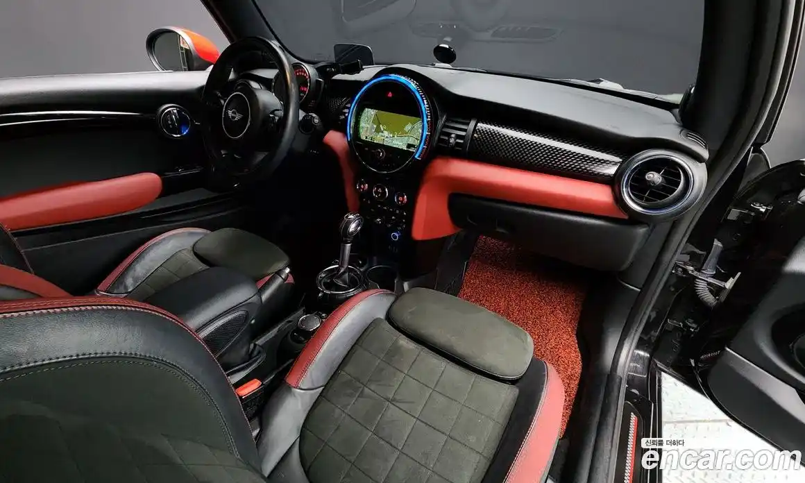 Mini Cooper 2017 2.0 Автомат в Москве № 198428, фото 3