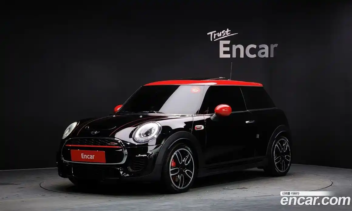 Mini Cooper 2017 2.0 Автомат в Москве № 198428, фото 9