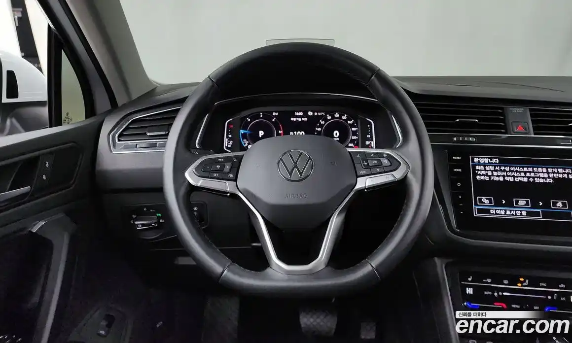 Volkswagen Tiguan 2023 2.0 Автомат в Москве № 199075, фото 17