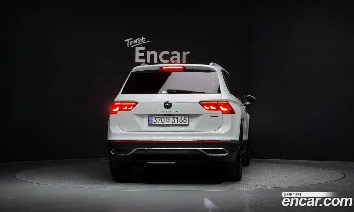 Volkswagen Tiguan 2023 2.0 Автомат в Москве № 199075, фото 19