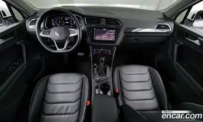 Volkswagen Tiguan 2023 2.0 Автомат в Москве № 199075, миниатюра 7