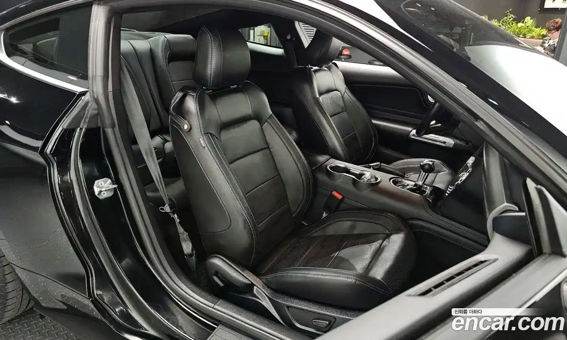 Ford Mustang 2021 2.3 Автомат в Москве № 199903, фото 19