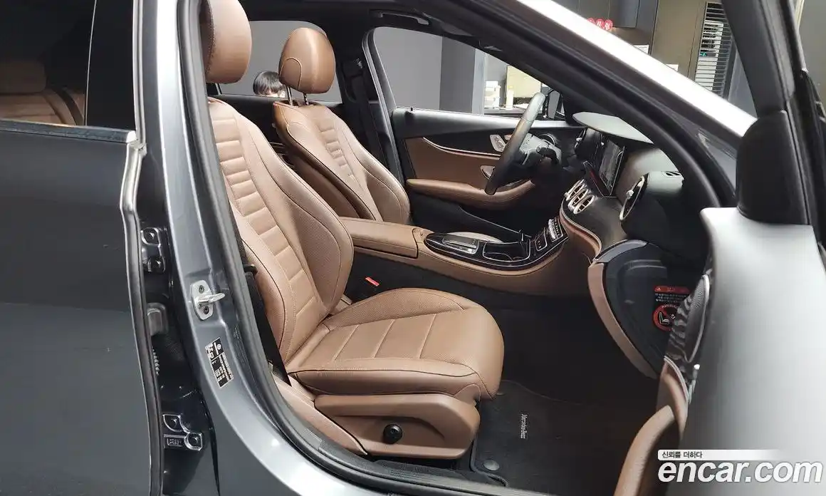 Mercedes-Benz E-Class 2023 2.0 Автомат в Москве № 204325, фото 12