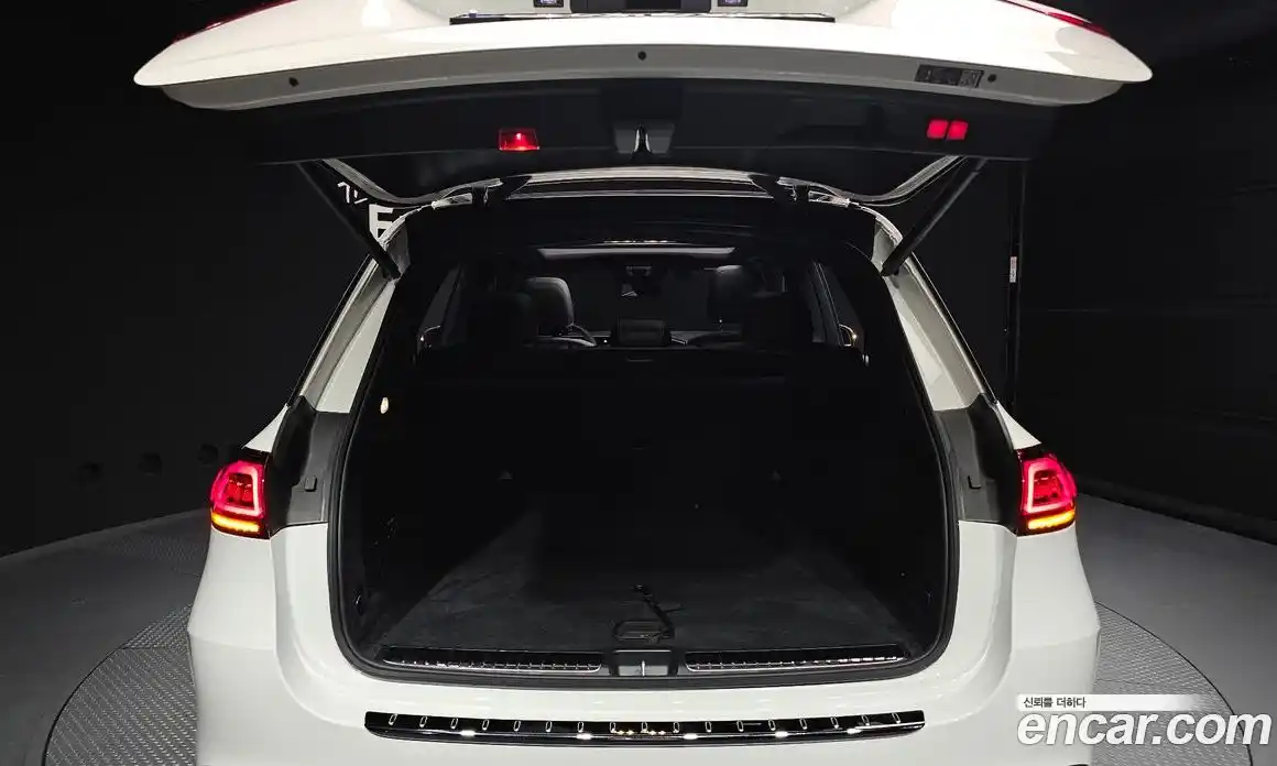 Mercedes-Benz GLE-Class 2023 3.0 Автомат в Москве № 205725, фото 20