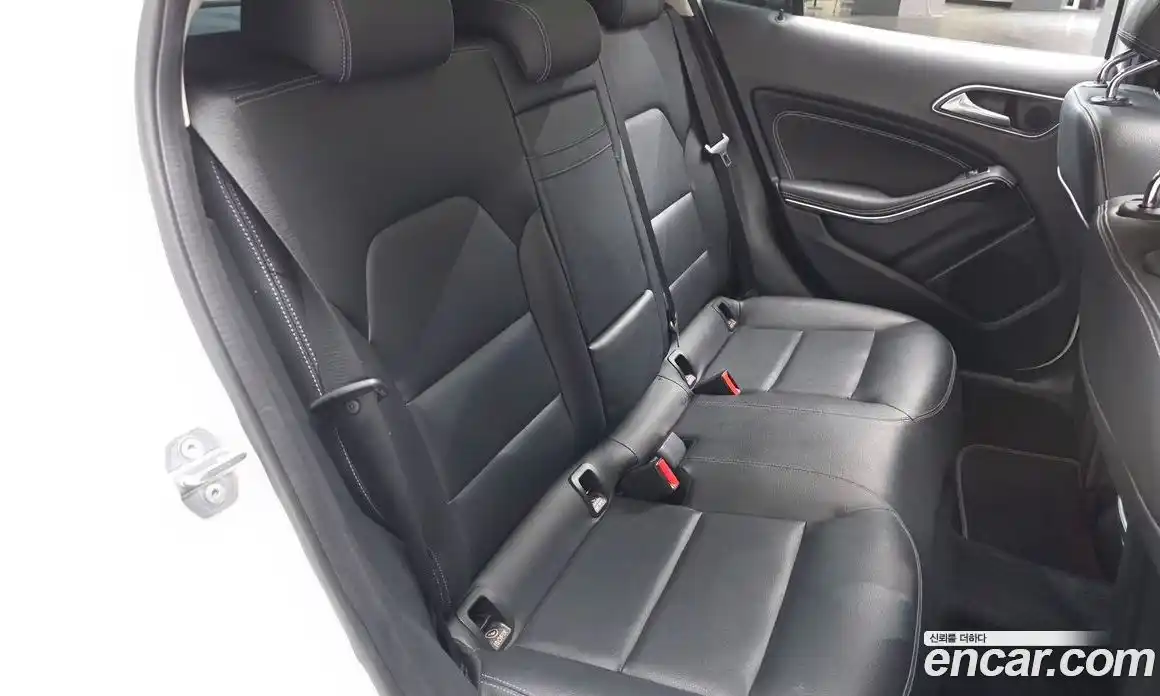 Mercedes-Benz GLA-Class 2019 2.0 Автомат в Москве № 206154, фото 11