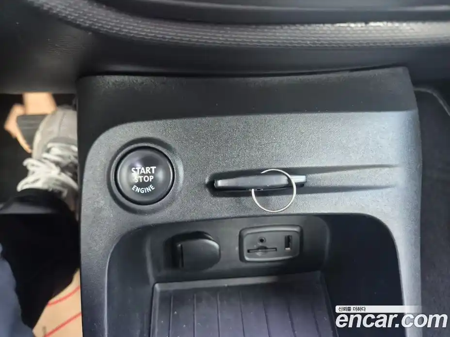 Renault QM3 2014 1.5 Автомат в Москве № 209747, фото 12