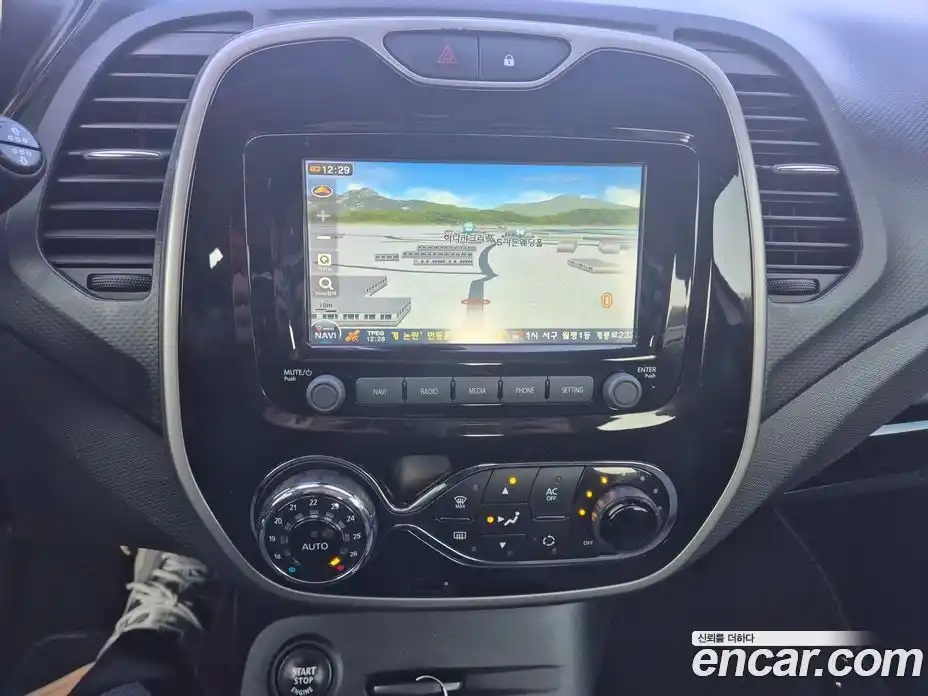 Renault QM3 2014 1.5 Автомат в Москве № 209747, фото 10