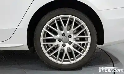 Audi A4 2016 2.0 Автомат в Москве № 212438, миниатюра 5