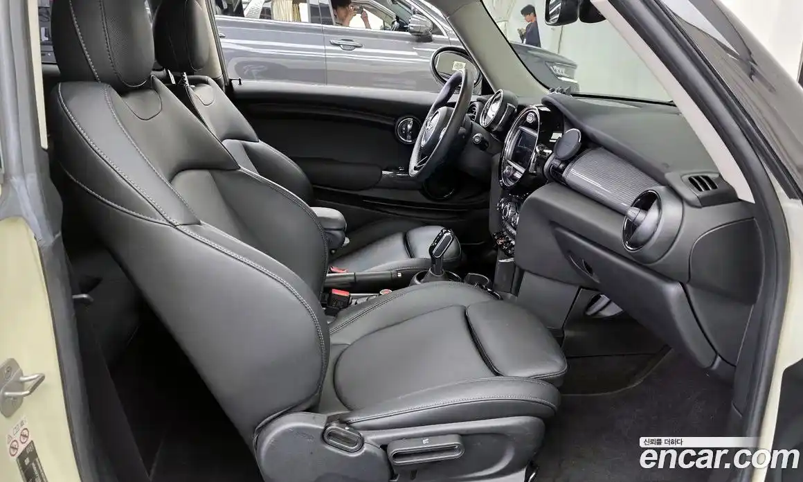 Mini Cooper 2021 1.5 Автомат в Москве № 214082, фото 13