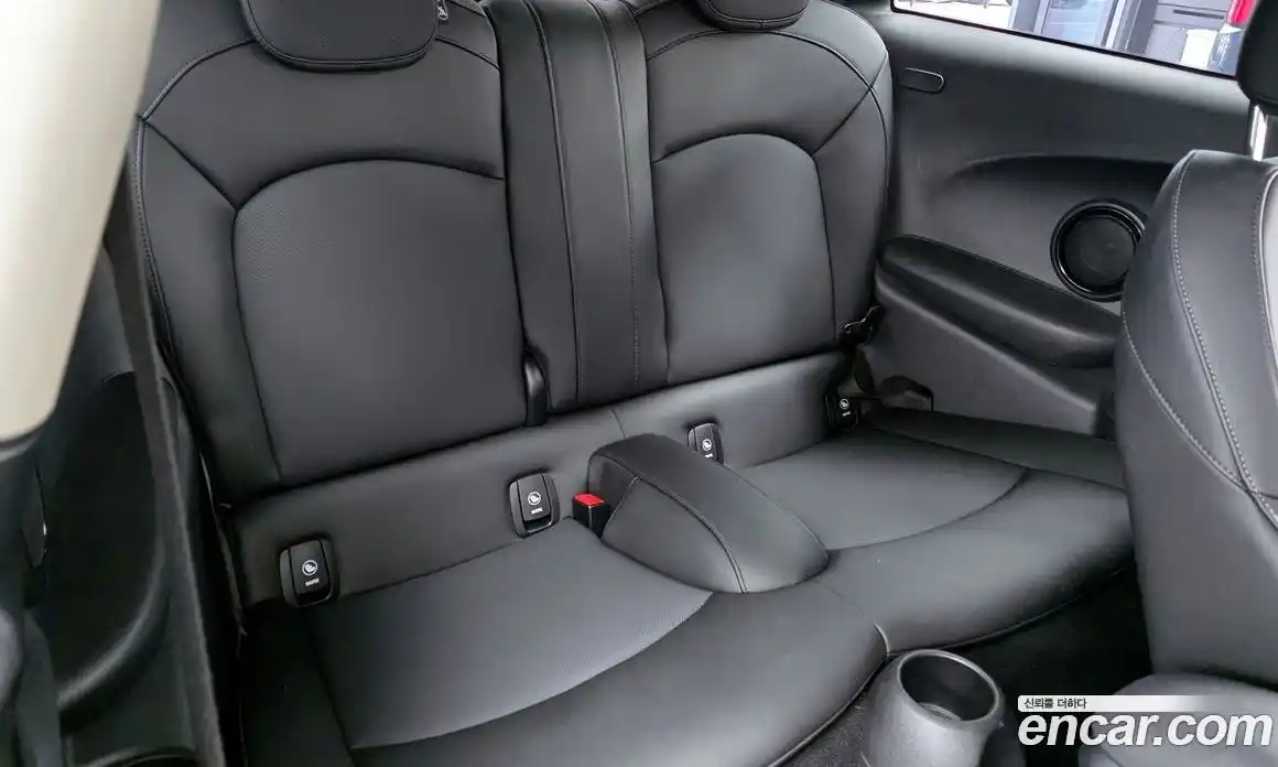 Mini Cooper 2021 1.5 Автомат в Москве № 214082, фото 15