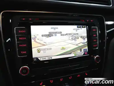 Volkswagen Passat 2015 2.0 Автомат в Москве № 215092, миниатюра 12