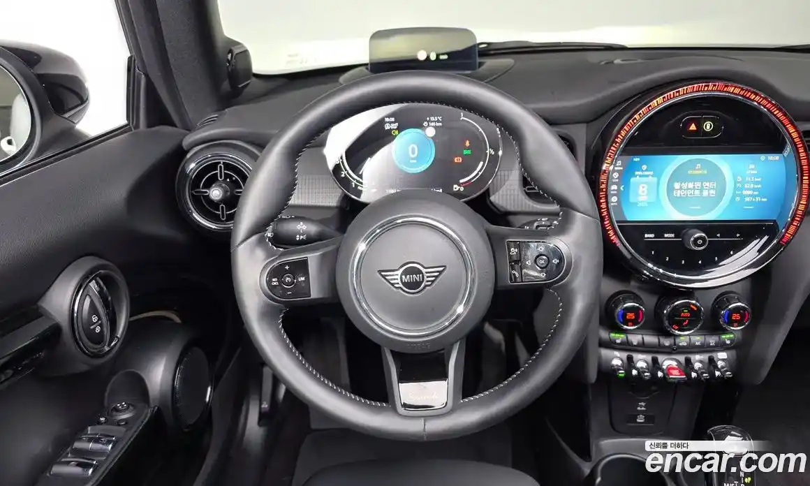 Mini Cooper Convertible 2023 2.0 Автомат в Москве № 221867, фото 16