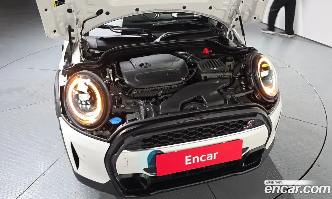 Mini Cooper Convertible 2023 2.0 Автомат в Москве № 221867, фото 17