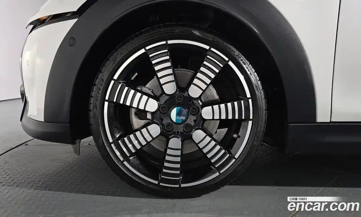 Mini Cooper Convertible 2023 2.0 Автомат в Москве № 221867, фото 5