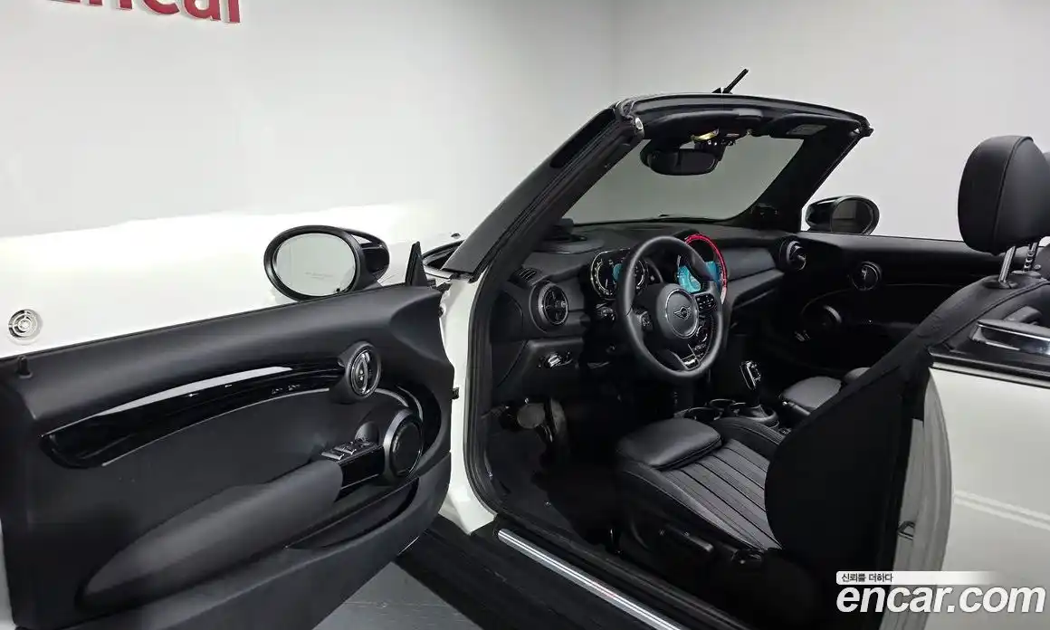 Mini Cooper Convertible 2023 2.0 Автомат в Москве № 221867, фото 8