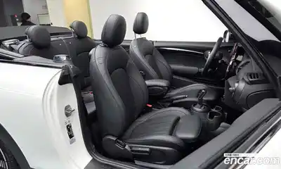 Mini Cooper Convertible 2023 2.0 Автомат в Москве № 221867, миниатюра 9