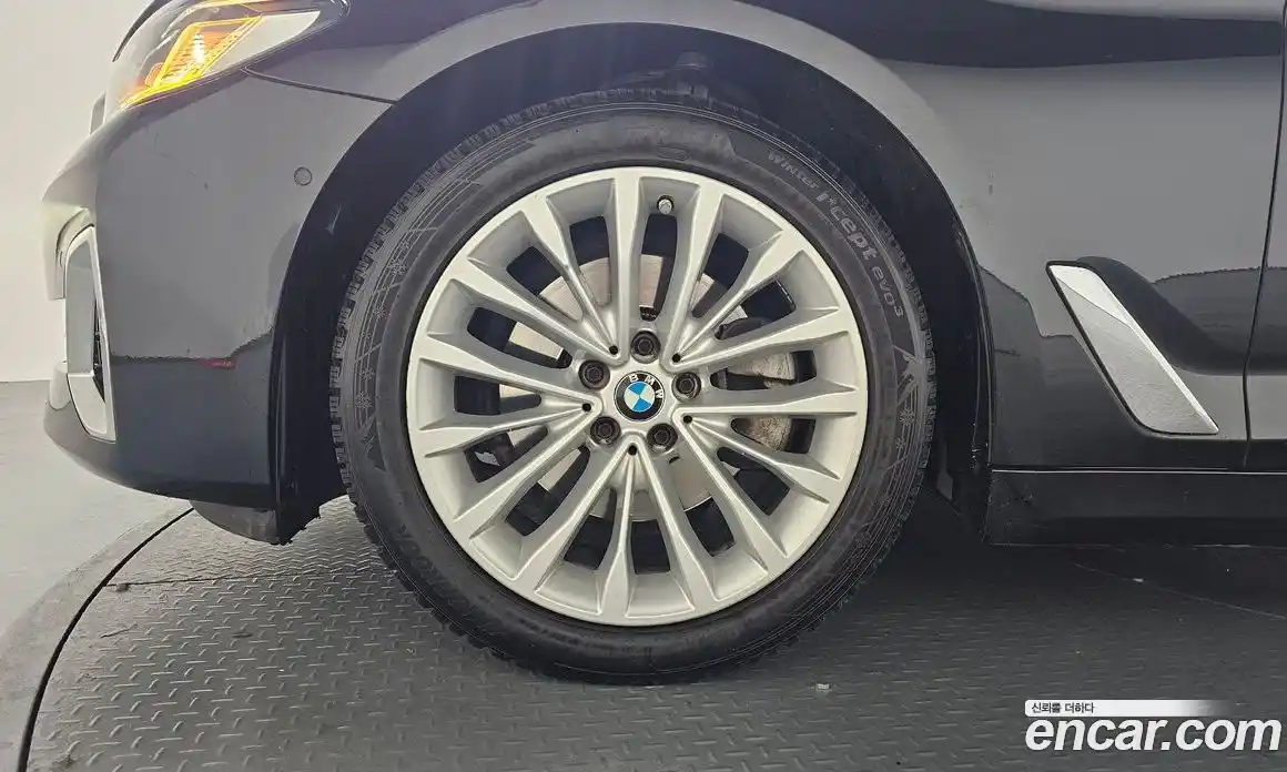 BMW 5-Series 2023 2.0 Автомат в Москве № 228836, фото 10