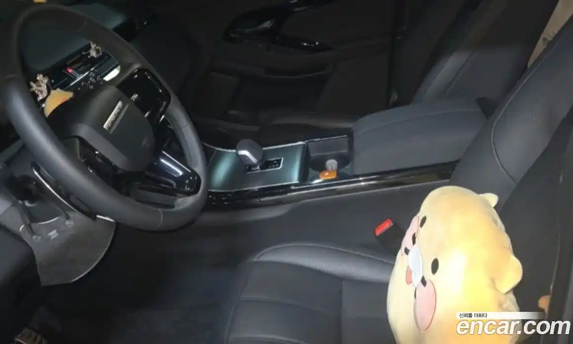 Land Rover Range-Rover Evoque 2025 2.0 Автомат в Москве № 231131, фото 9