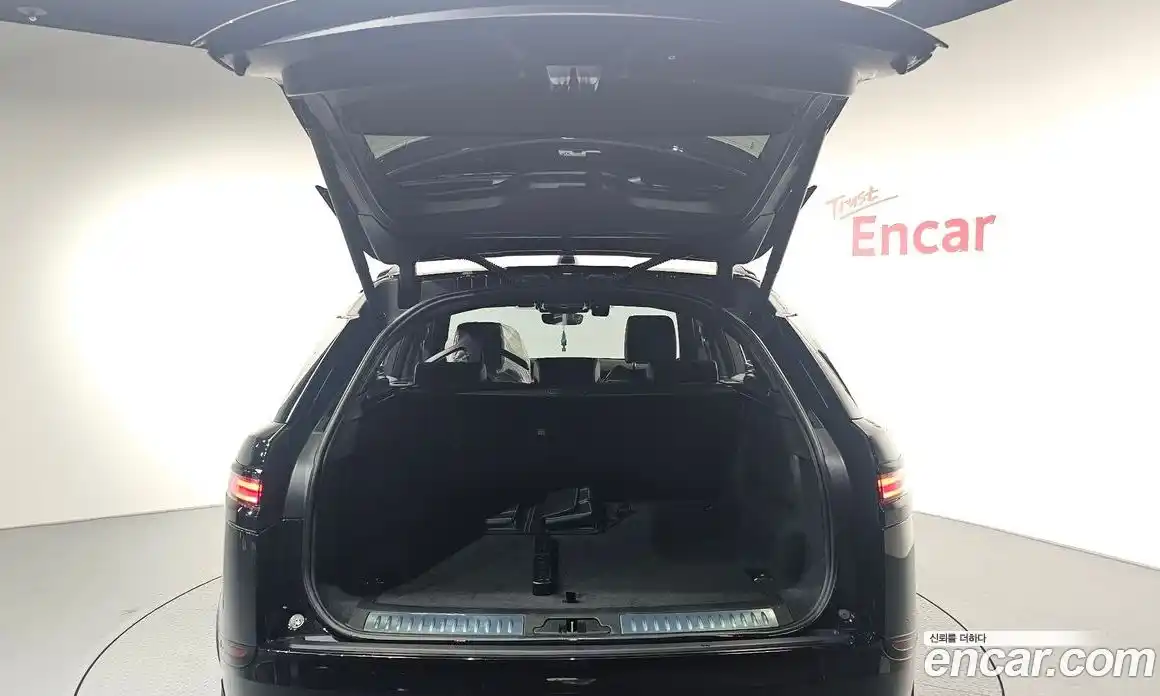 Land Rover Range-Rover Velar 2025 3.0 Автомат в Москве № 231145, фото 19