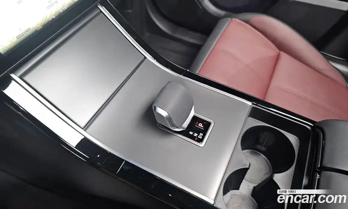 Land Rover Range-Rover Velar 2025 3.0 Автомат в Москве № 231145, фото 8