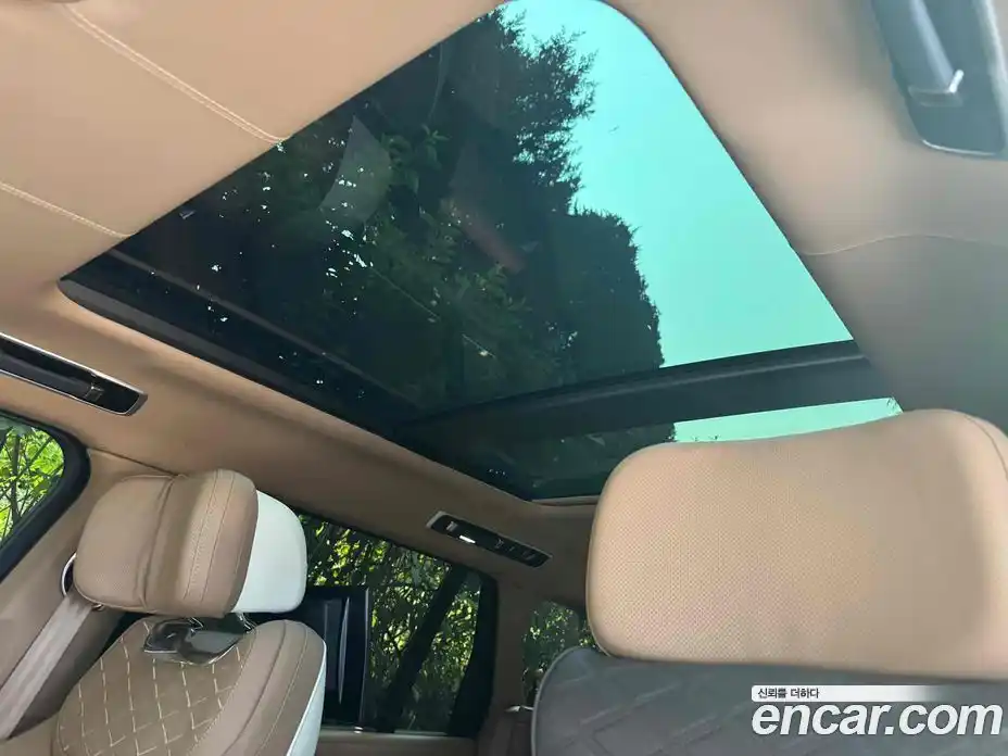 Land Rover Range-Rover 2023 4.4 Автомат в Москве № 231330, фото 17