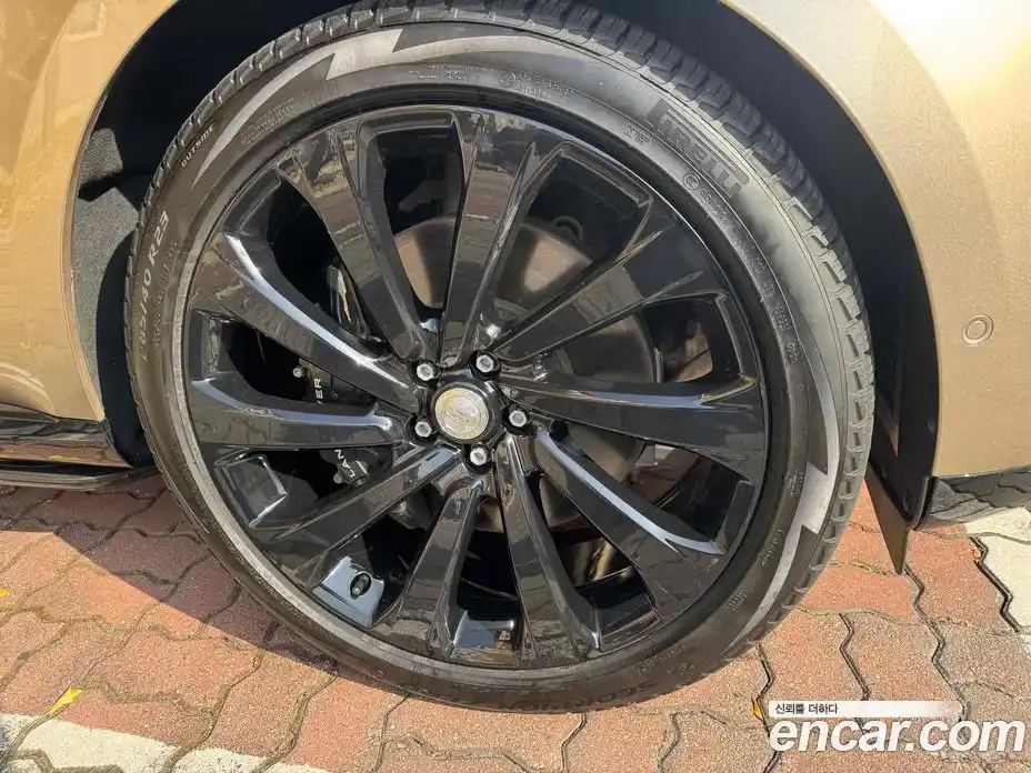 Land Rover Range-Rover 2023 4.4 Автомат в Москве № 231330, фото 20