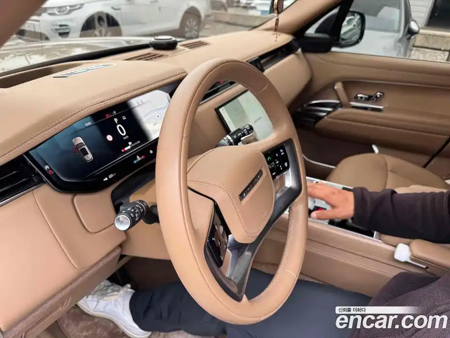 Land Rover Range-Rover 2023 4.4 Автомат в Москве № 231330, фото 8