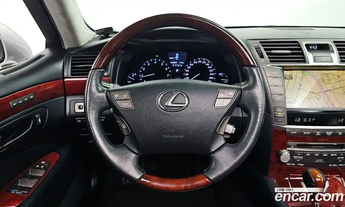 Lexus LS 2010 4.6 Автомат в Москве № 231979, фото 13