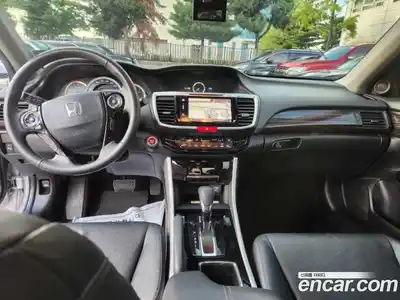 Honda Accord 2017 2.4 Автомат в Москве № 232962, миниатюра 10